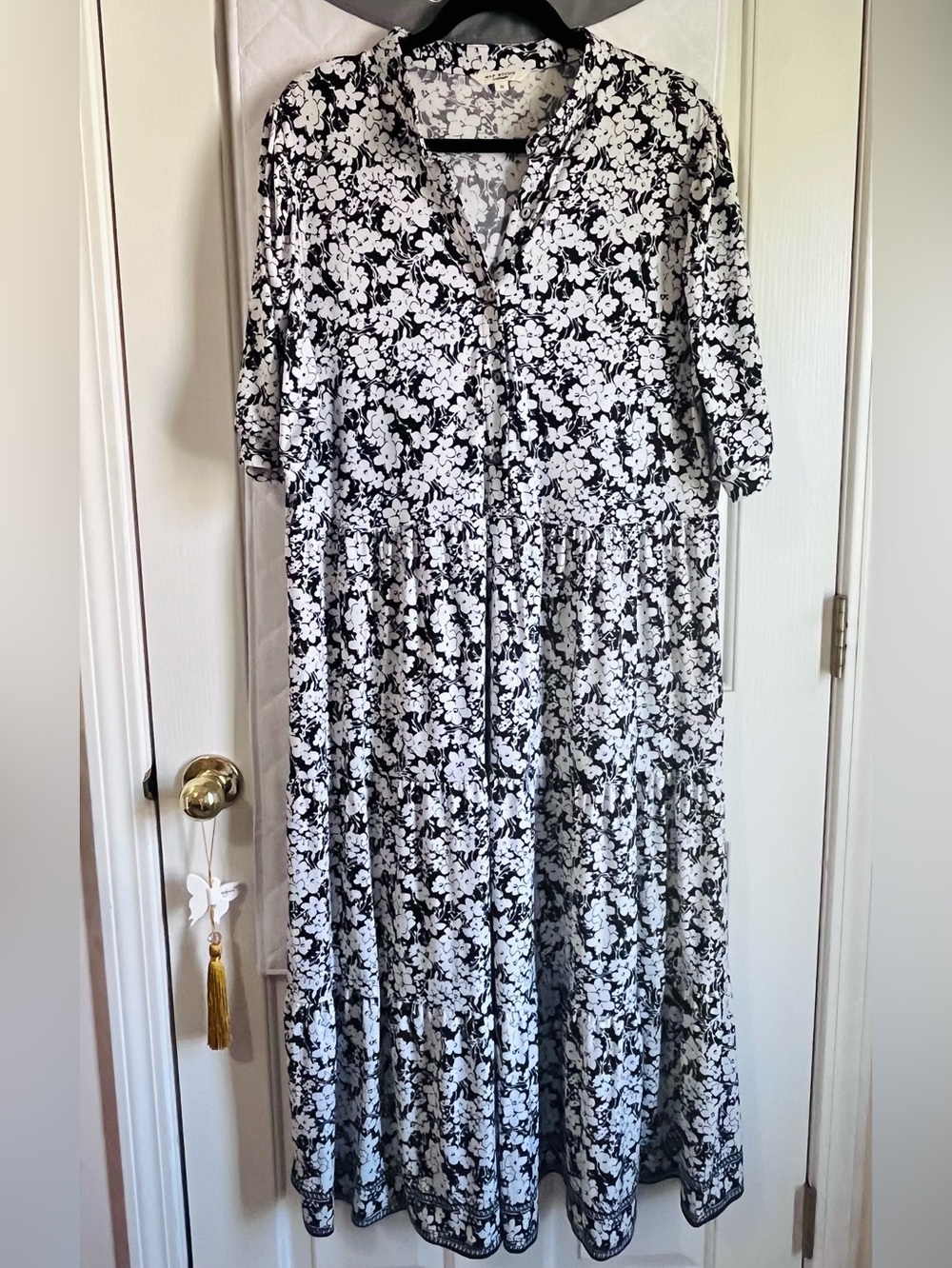 Max Studio Black & White Floral Tiered Midi Dress 1X